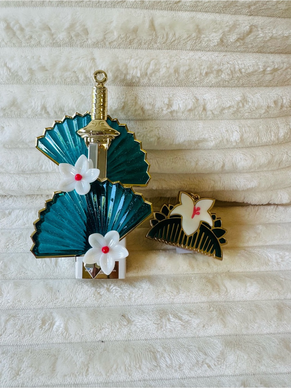 Bath & Body Works Disney Mulan Wallflower Plug & Pocketbac Holder